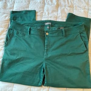 Cute spruce green chinos